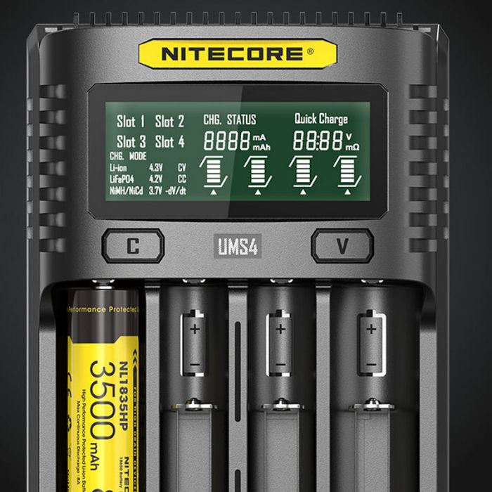 Зарядное устройство NITECORE UMS4 на 4 аккумулятора